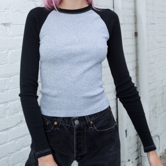 Brandy Melville Tops - NWT Brandy Melville Bella Top Raglan